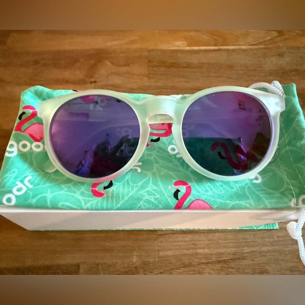 Goodr circle G Sunglasses with Polorized lenses